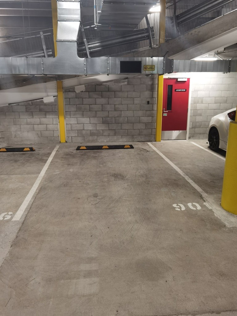 CITY CENTRE - two bedroom apartment with a carpark photo