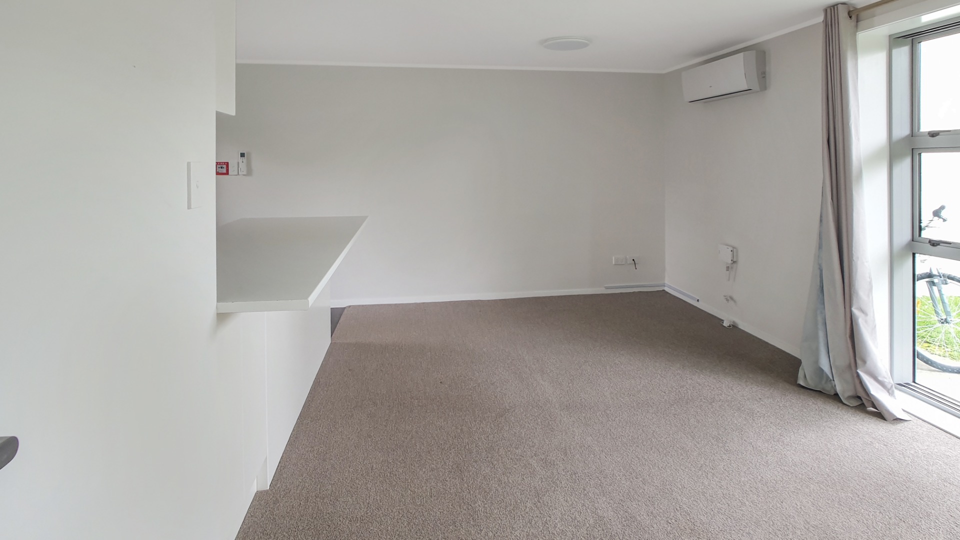 NEW LYNN - 2 Bedroom  photo