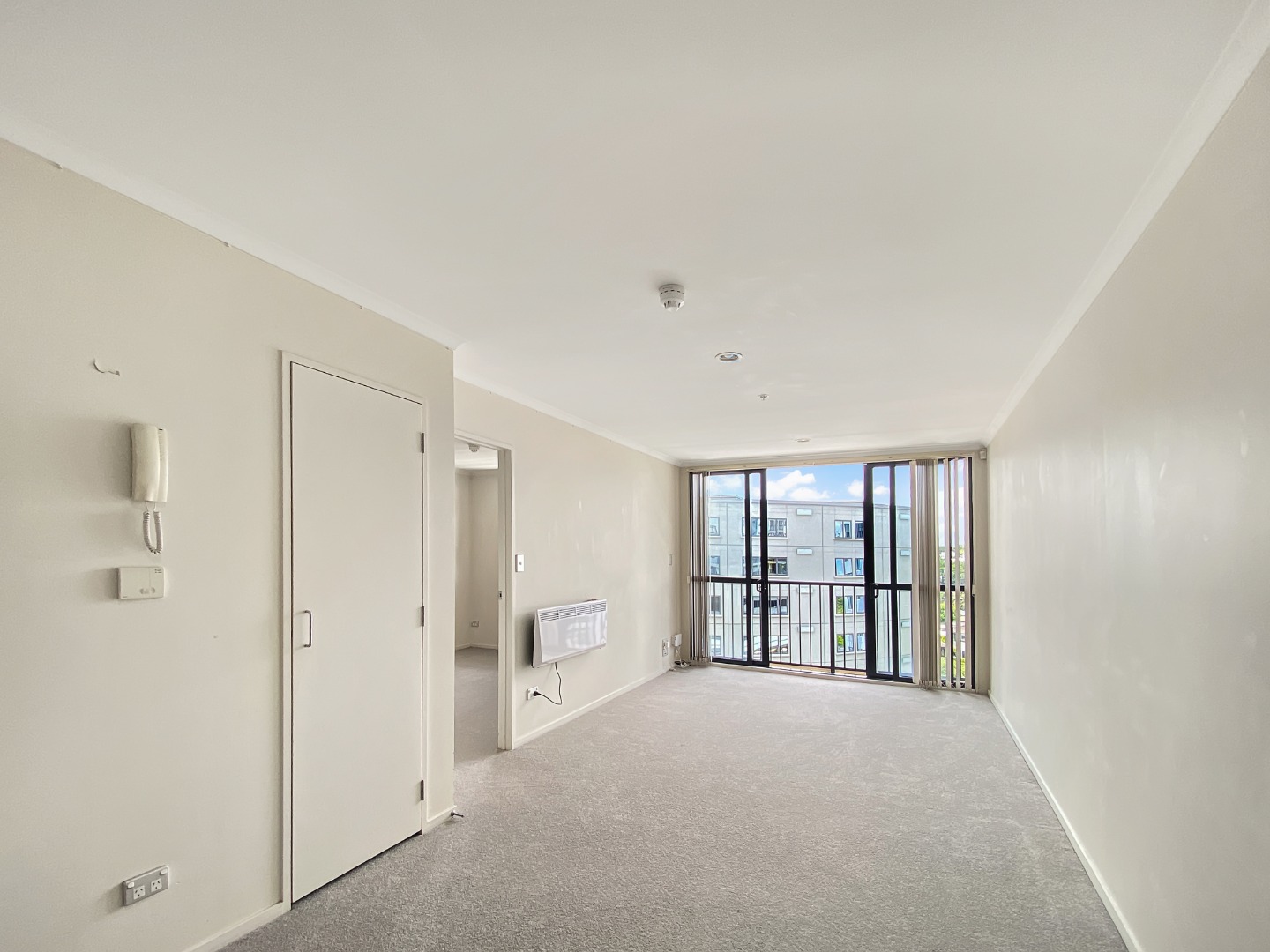 Newmarket - 2 Bedroom/2 Bathroom Apartment with 1 Carpark photo