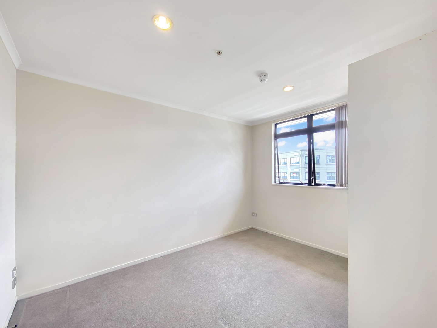 Newmarket - 2 Bedroom/2 Bathroom Apartment with 1 Carpark photo