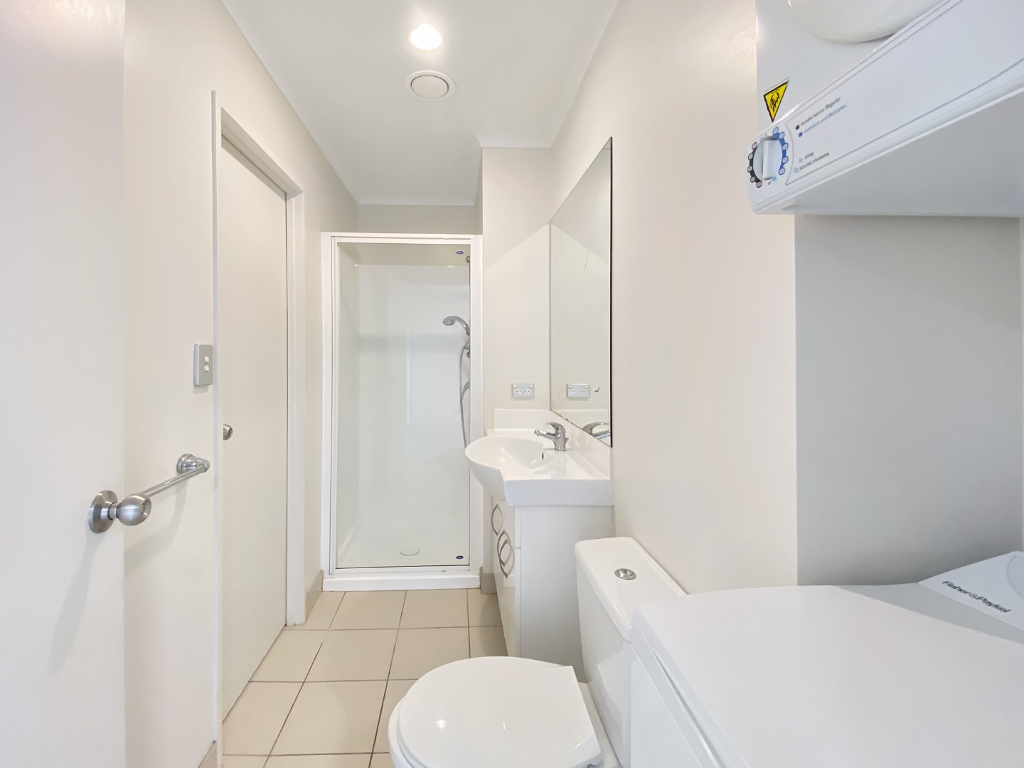 Newmarket - 2 Bedroom/2 Bathroom Apartment with 1 Carpark photo