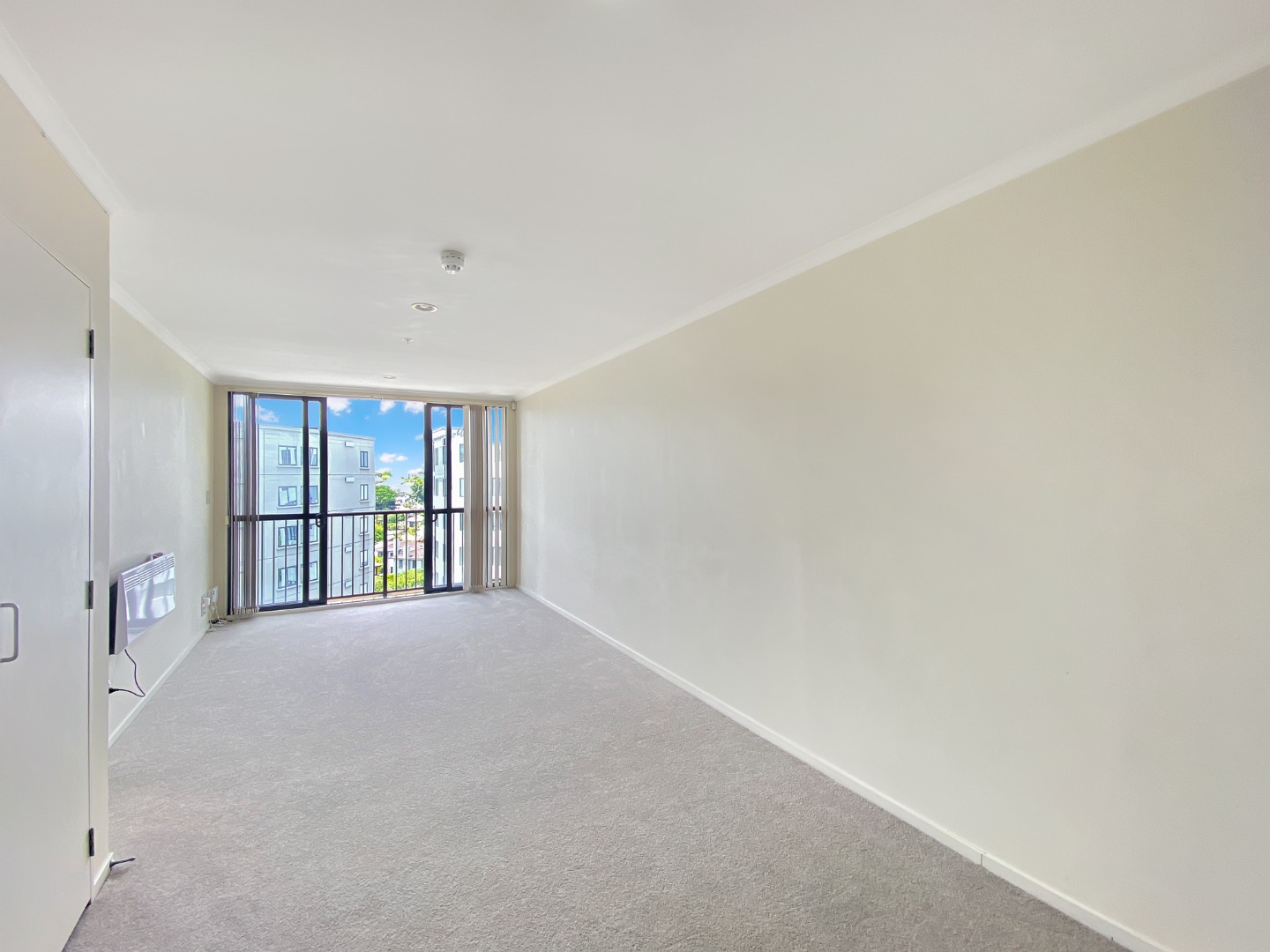 Newmarket - 2 Bedroom/2 Bathroom Apartment with 1 Carpark photo