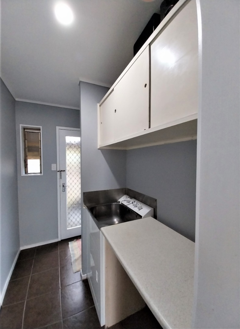 Sunny and Quiet 3x bed Unit photo