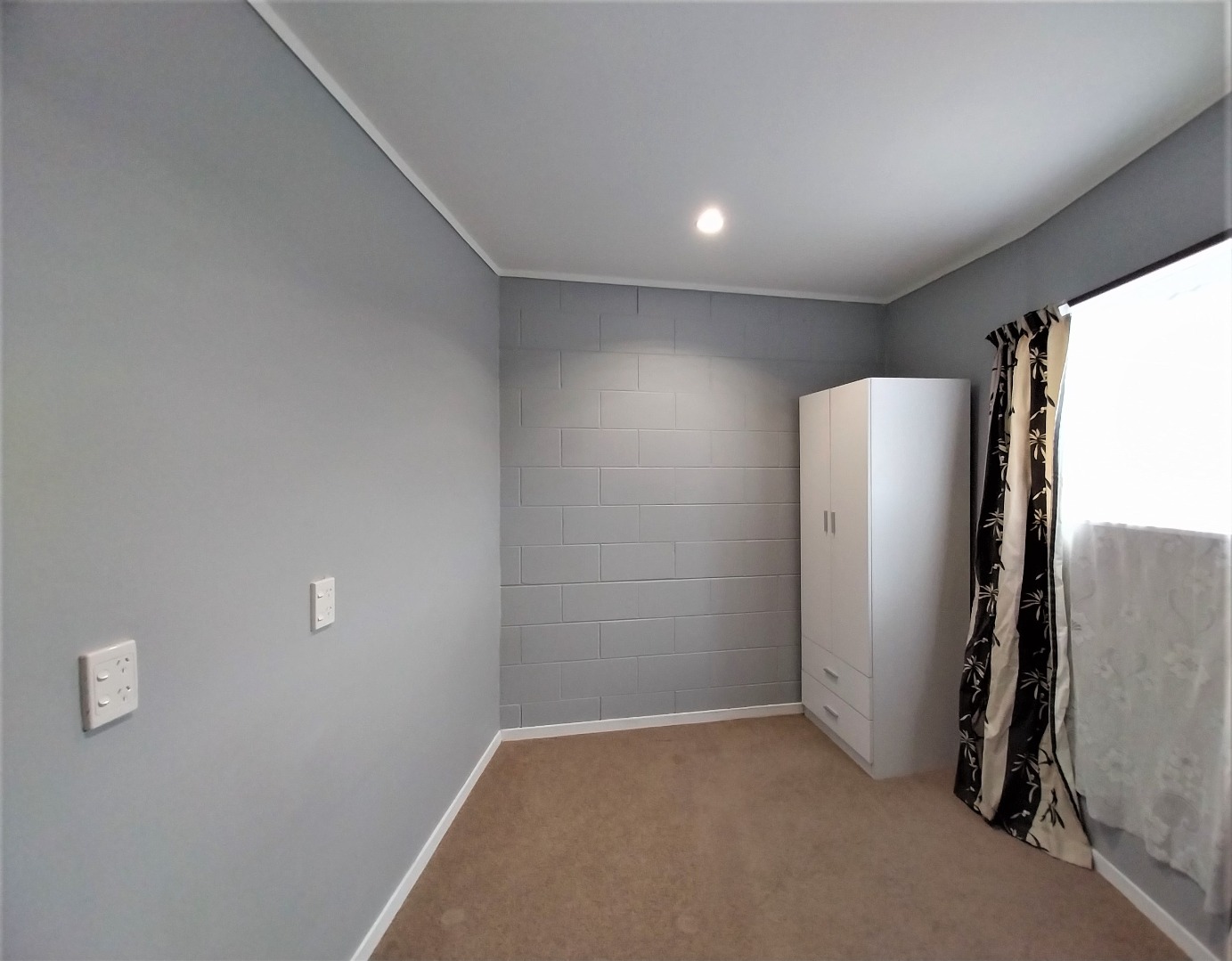 Sunny and Quiet 3x bed Unit photo