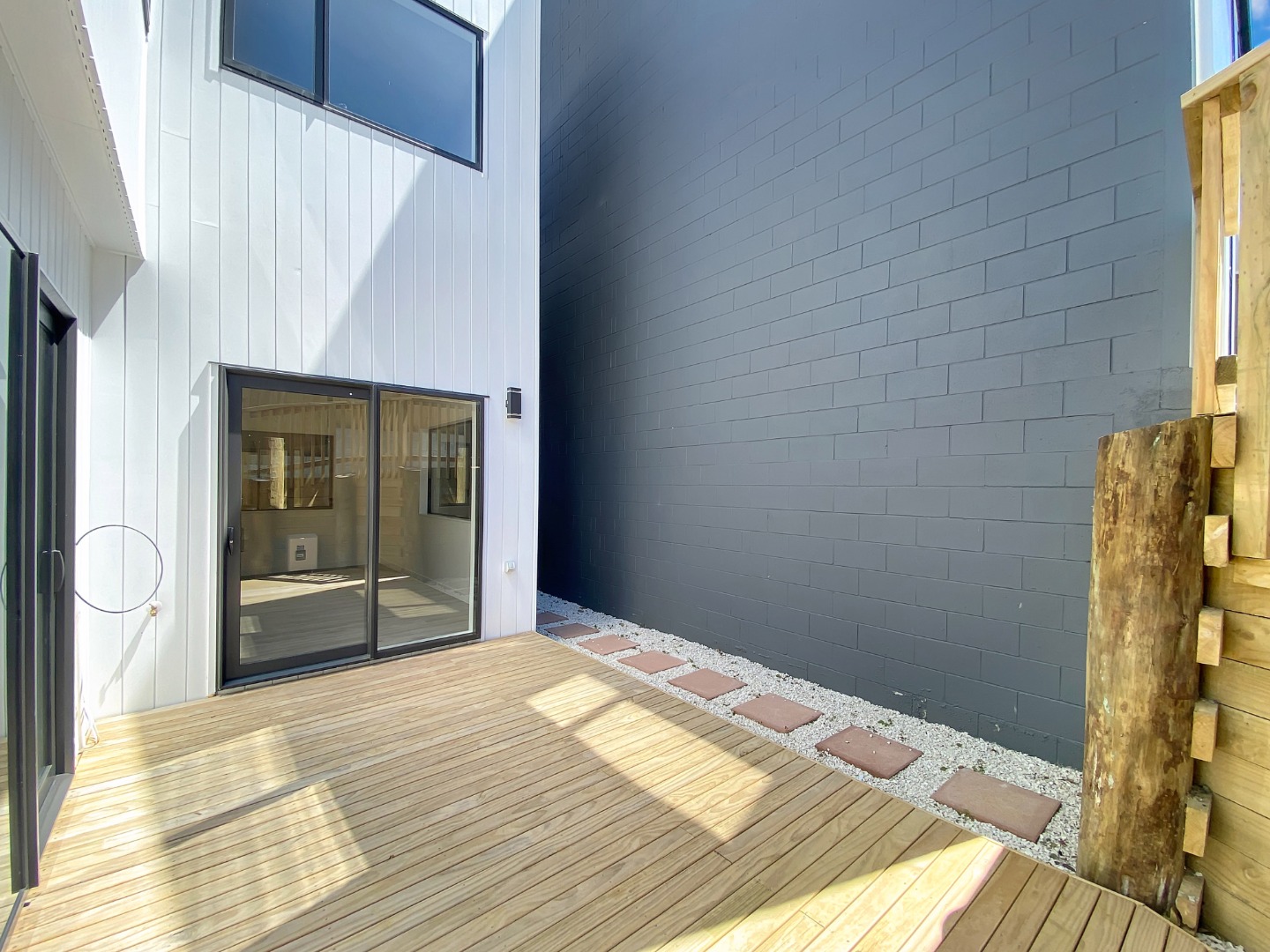 Remuera- 4 bedroom 3.5 bathroom includes 2 ensuite  photo