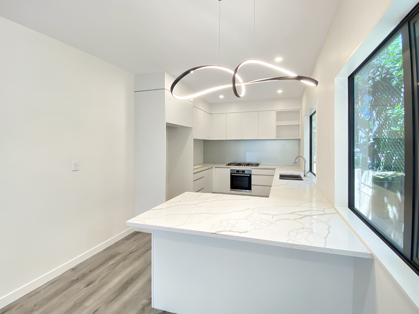 Remuera- 4 bedroom 3.5 bathroom includes 2 ensuite  photo