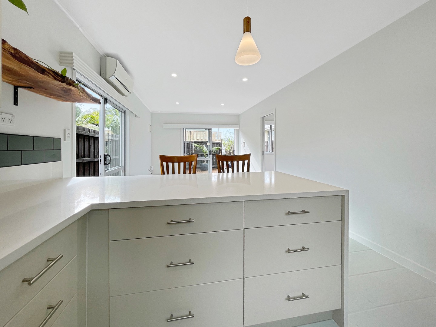 Mangere Bridge - Freshly Renovated photo