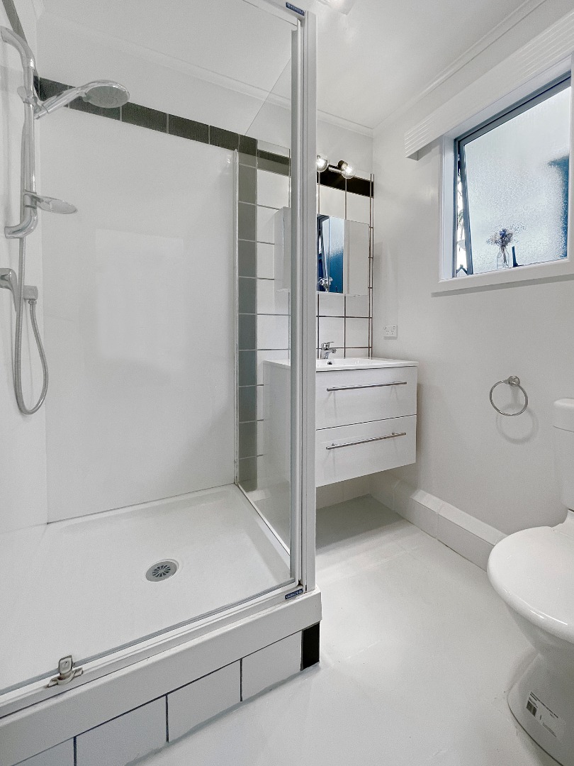 Mangere Bridge - Freshly Renovated photo