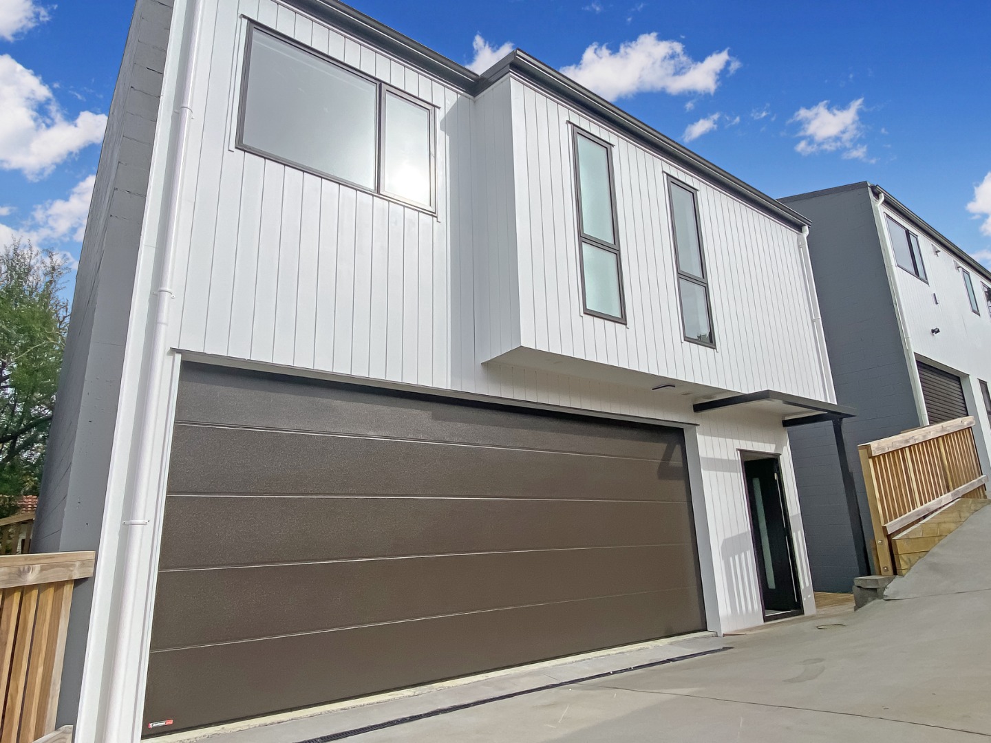 Remuera- 4 bedroom 3.5 bathroom includes 2 ensuite  photo