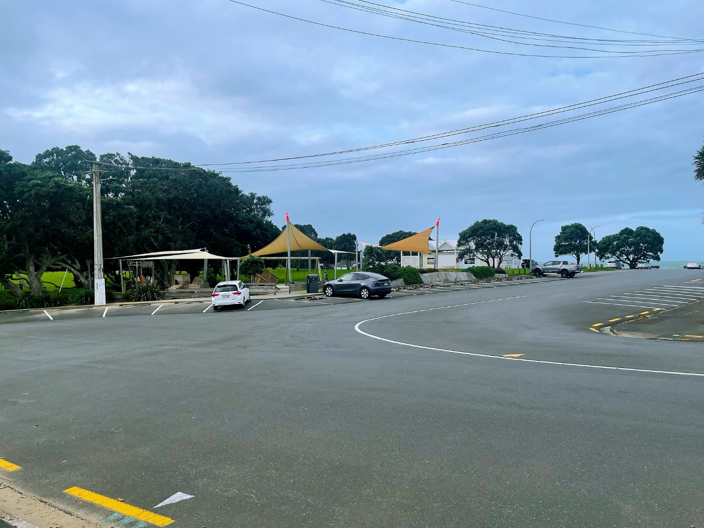 Sunny 4 bedroom 2 bathroom + Study near Milford Beach & Park photo
