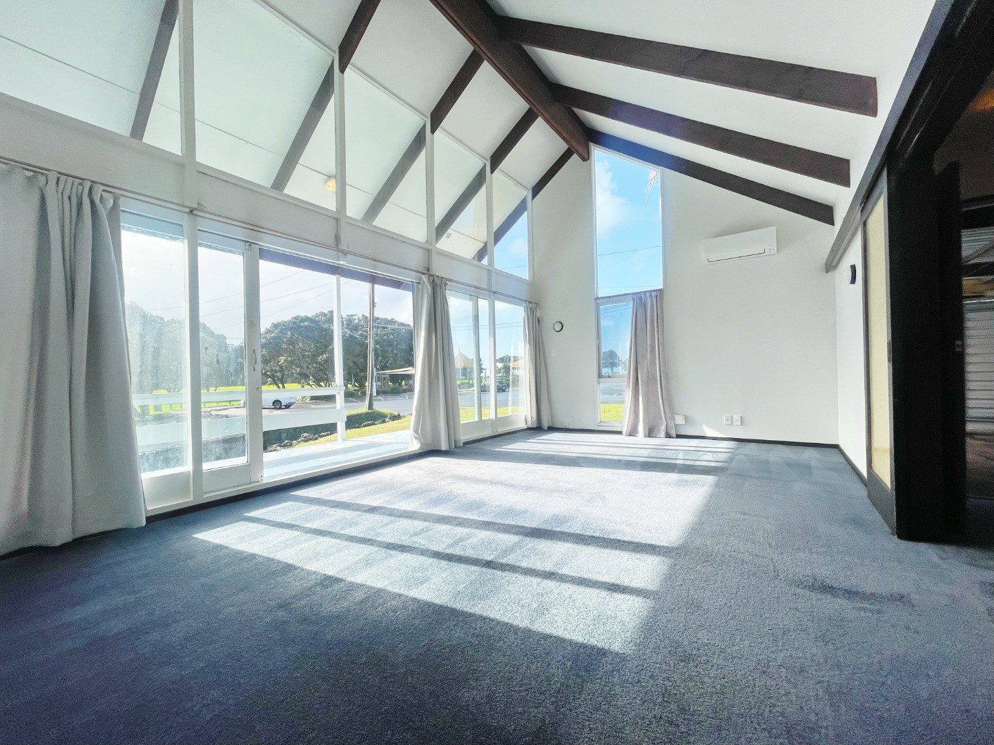 Sunny 4 bedroom 2 bathroom + Study near Milford Beach & Park photo
