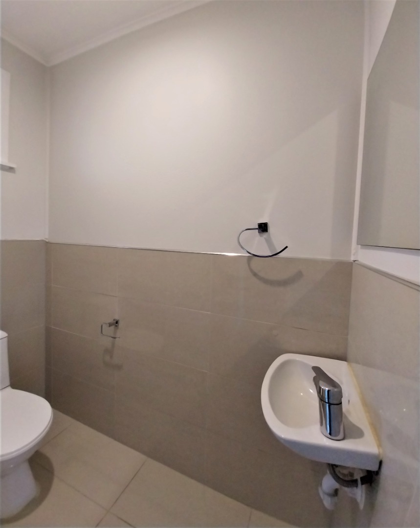 Comfortable Three bedroom family home. photo
