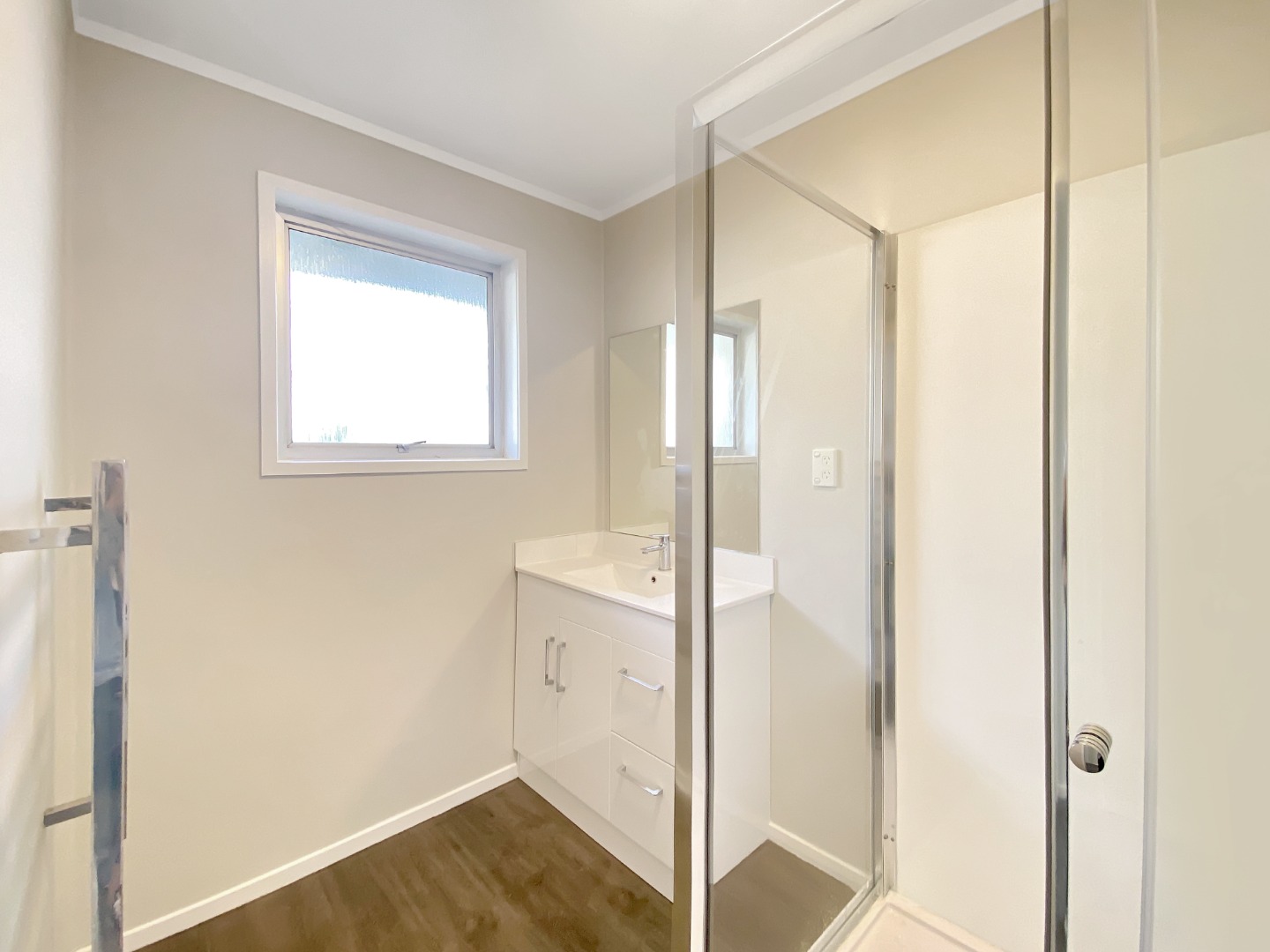 MT ALBERT - 2 bedroom unit with a garage photo