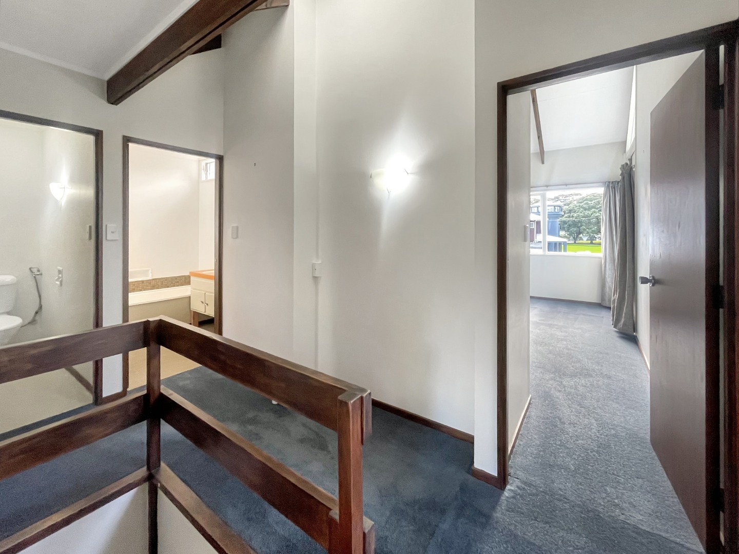 Sunny 4 bedroom 2 bathroom + Study near Milford Beach & Park photo