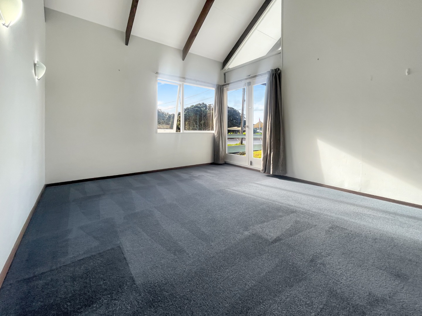 Sunny 4 bedroom 2 bathroom + Study near Milford Beach & Park photo