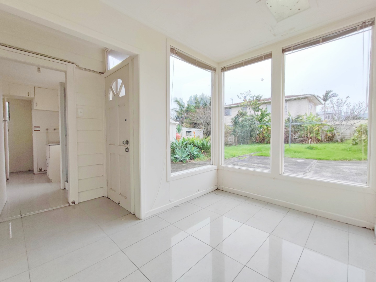 Sunny 5 Bedroom house in the prime location of Takapuna  photo