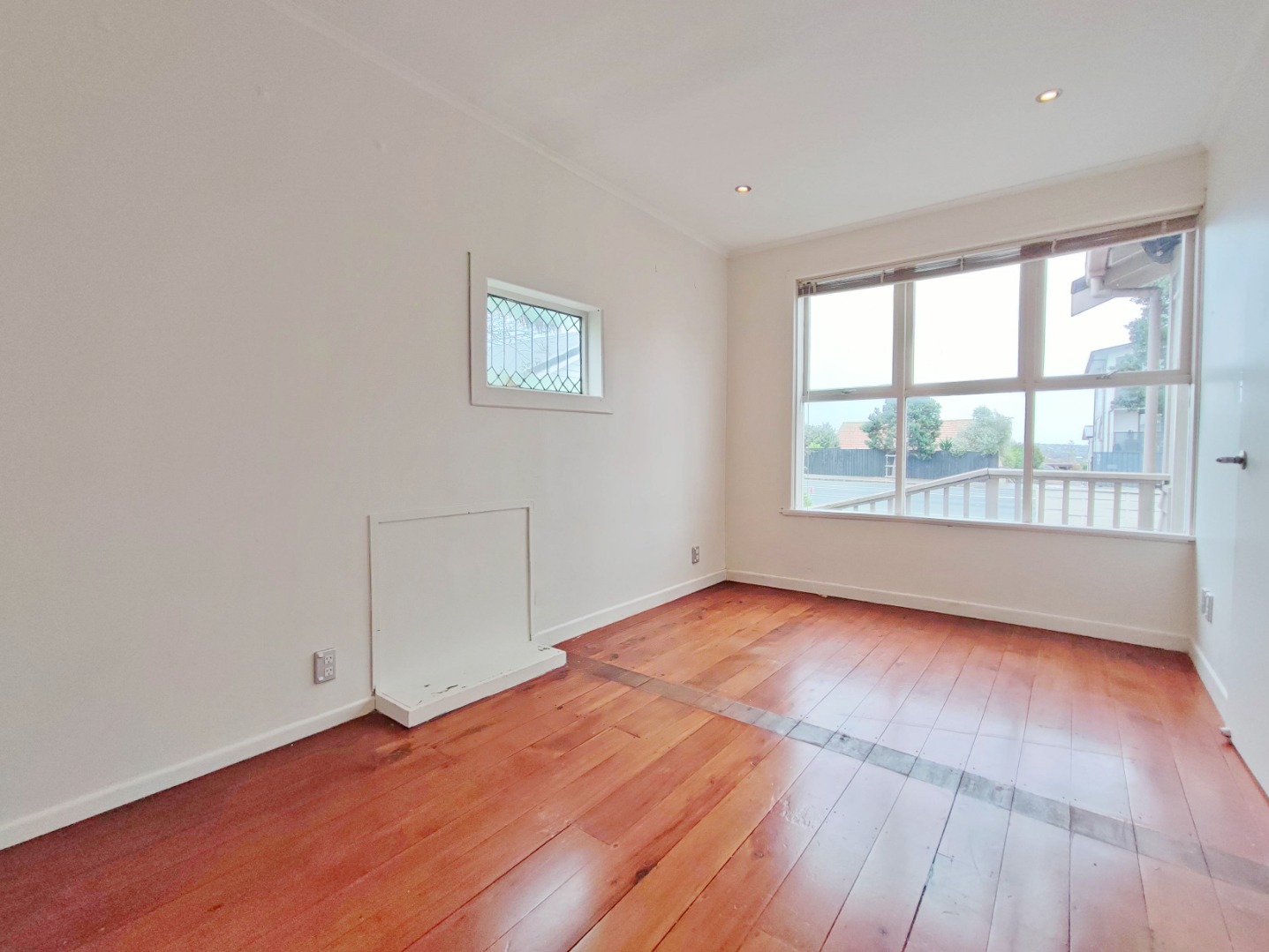 Sunny 5 Bedroom house in the prime location of Takapuna  photo
