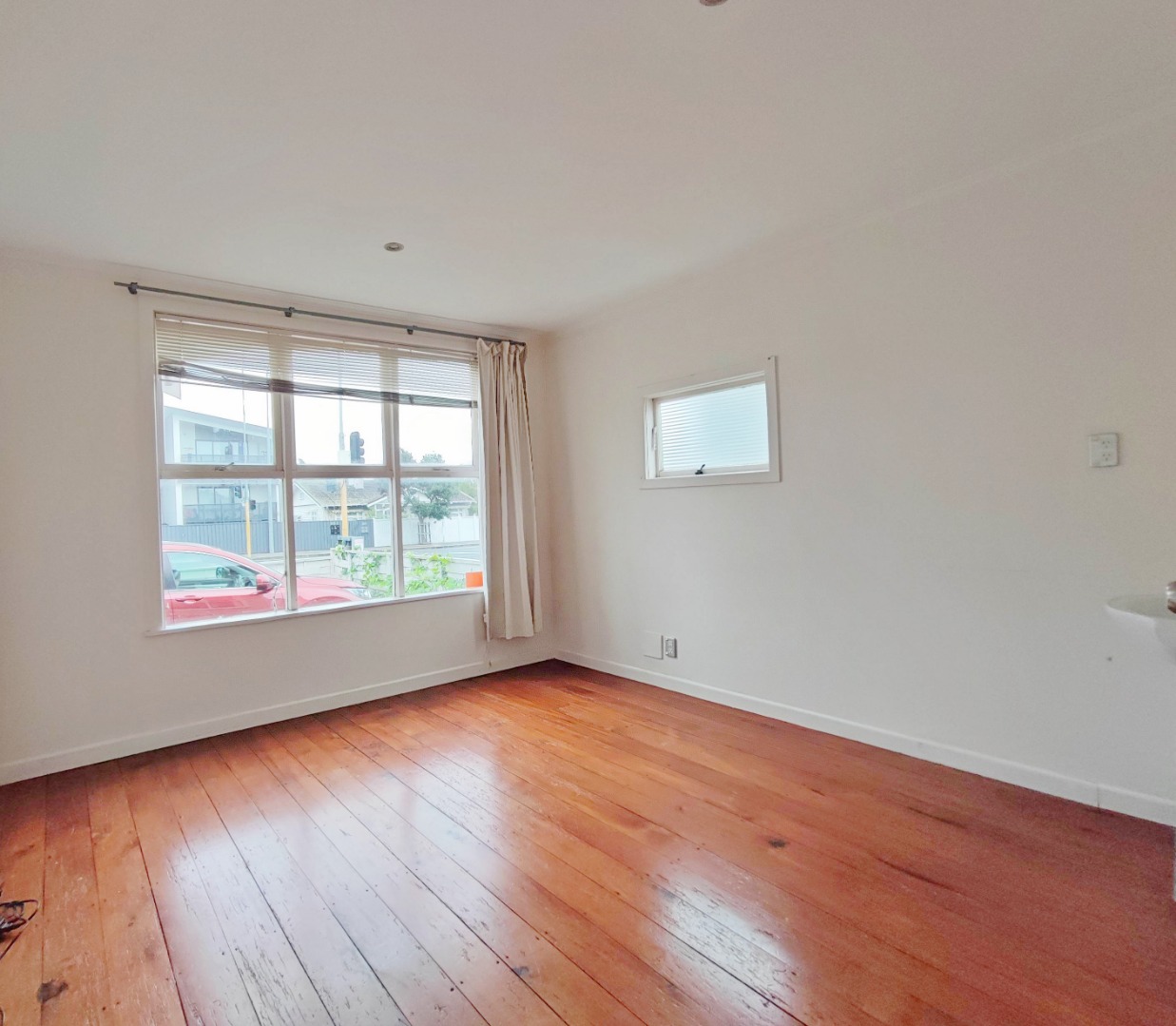 Sunny 5 Bedroom house in the prime location of Takapuna  photo
