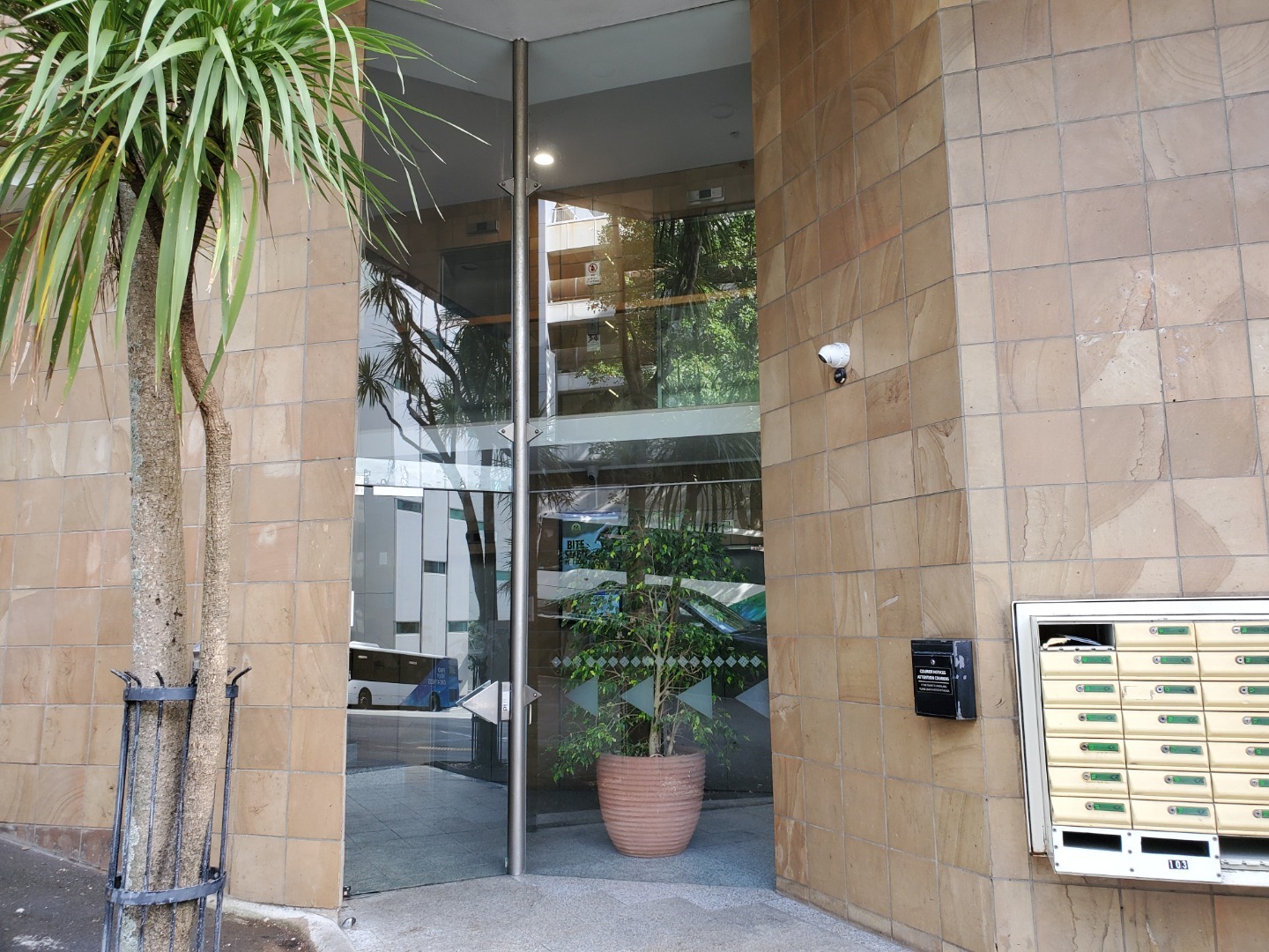 AUCKLAND CENTRAL -1 BEDROOM - FURNISHED photo