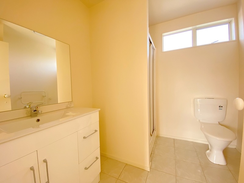 EPSOM - 4 Bedrooms and 3 Bathroom House photo