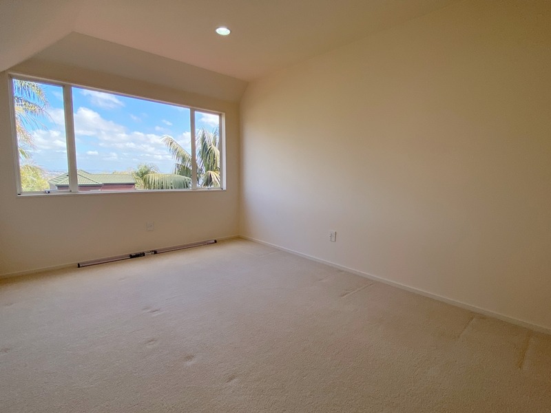 EPSOM - 4 Bedrooms and 3 Bathroom House photo
