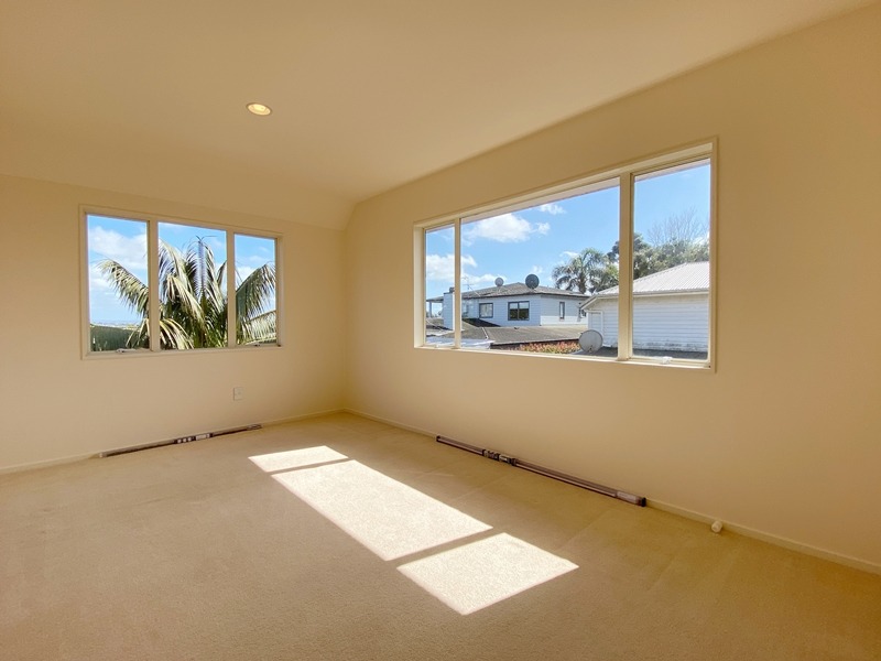 EPSOM - 4 Bedrooms and 3 Bathroom House photo
