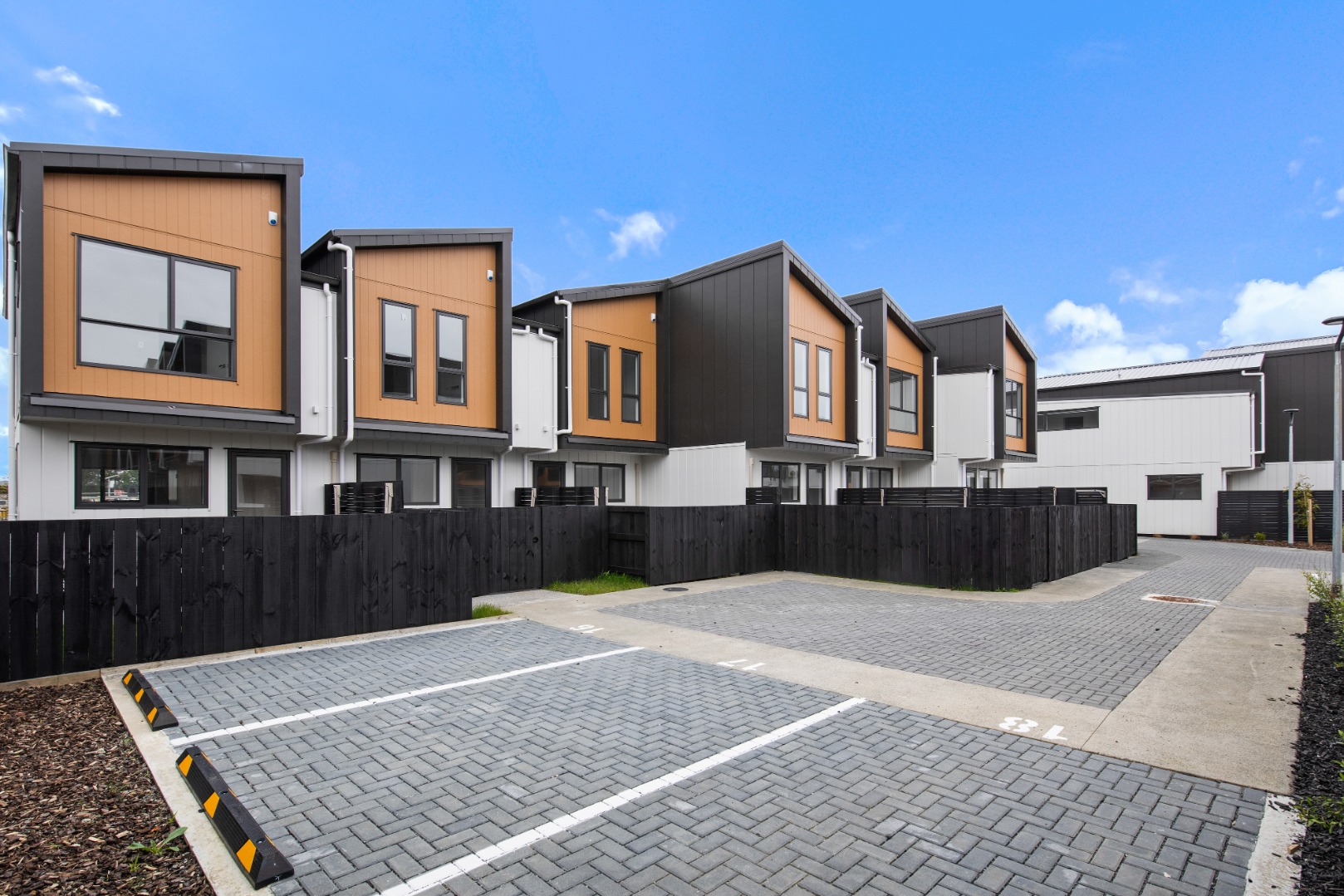New Henderson Townhouse  photo