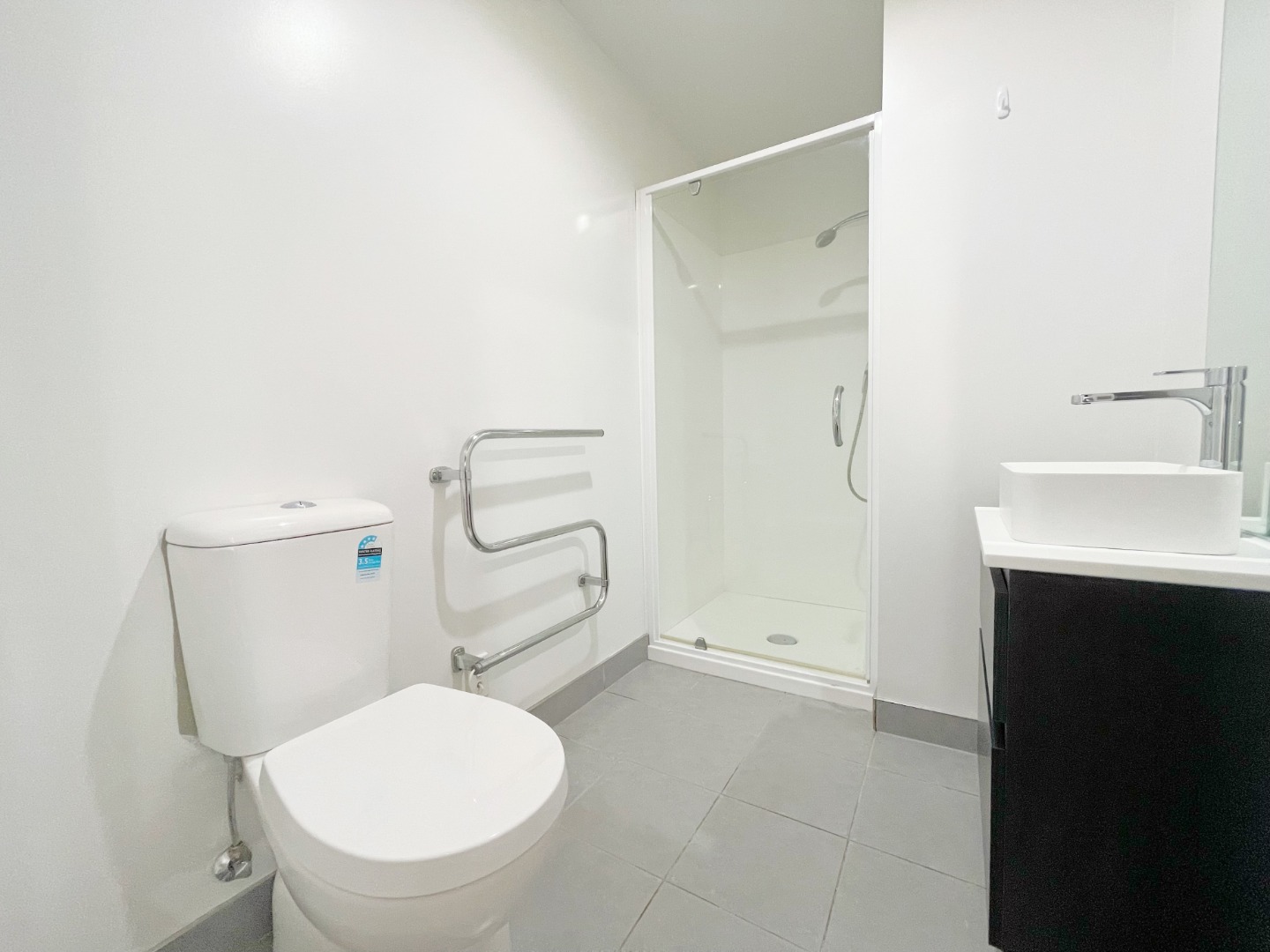 Sunny 2 bedroom apartment in the C-VU building with great view! photo