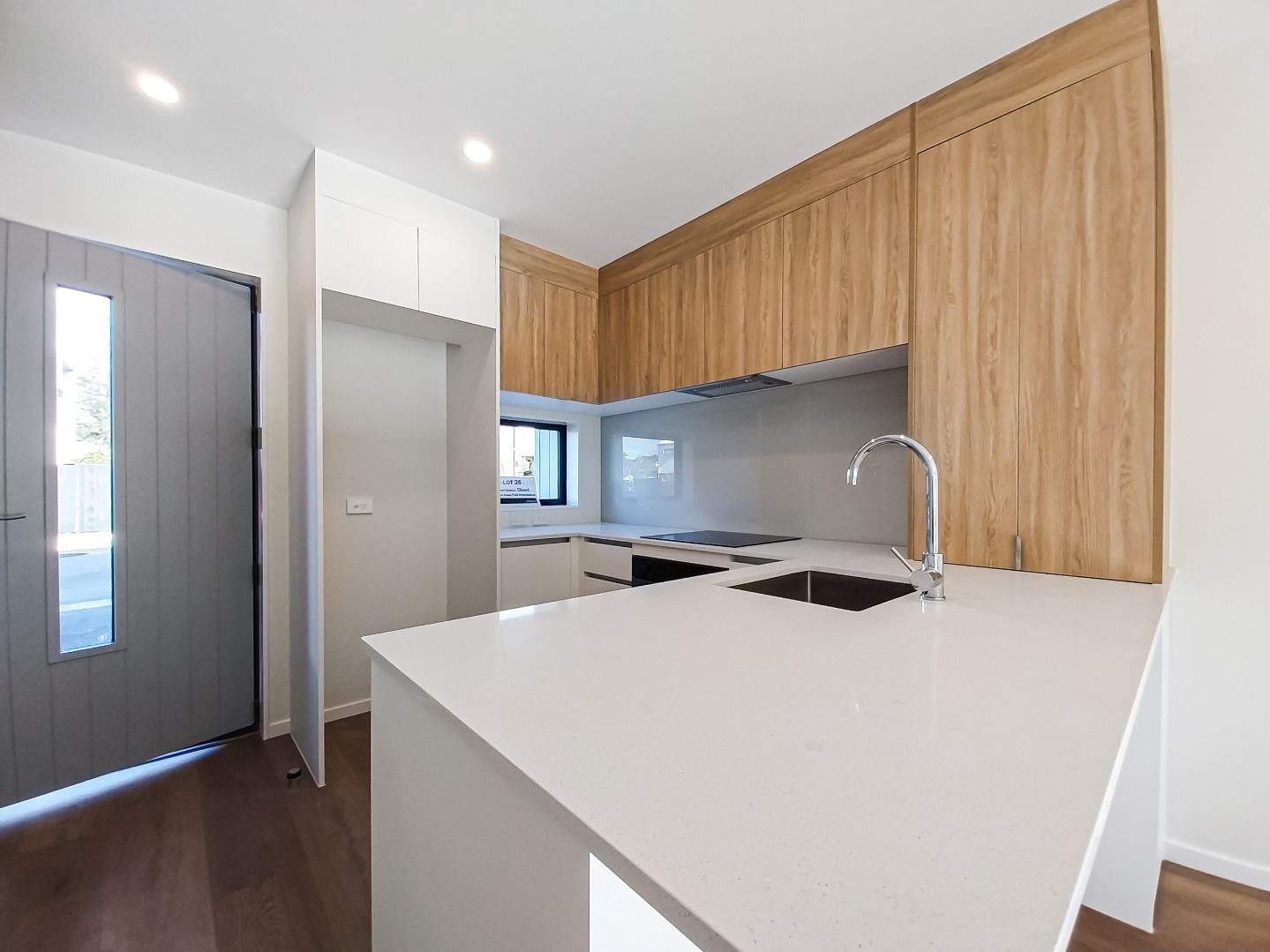 Nearly new Selo Park Townhouse photo