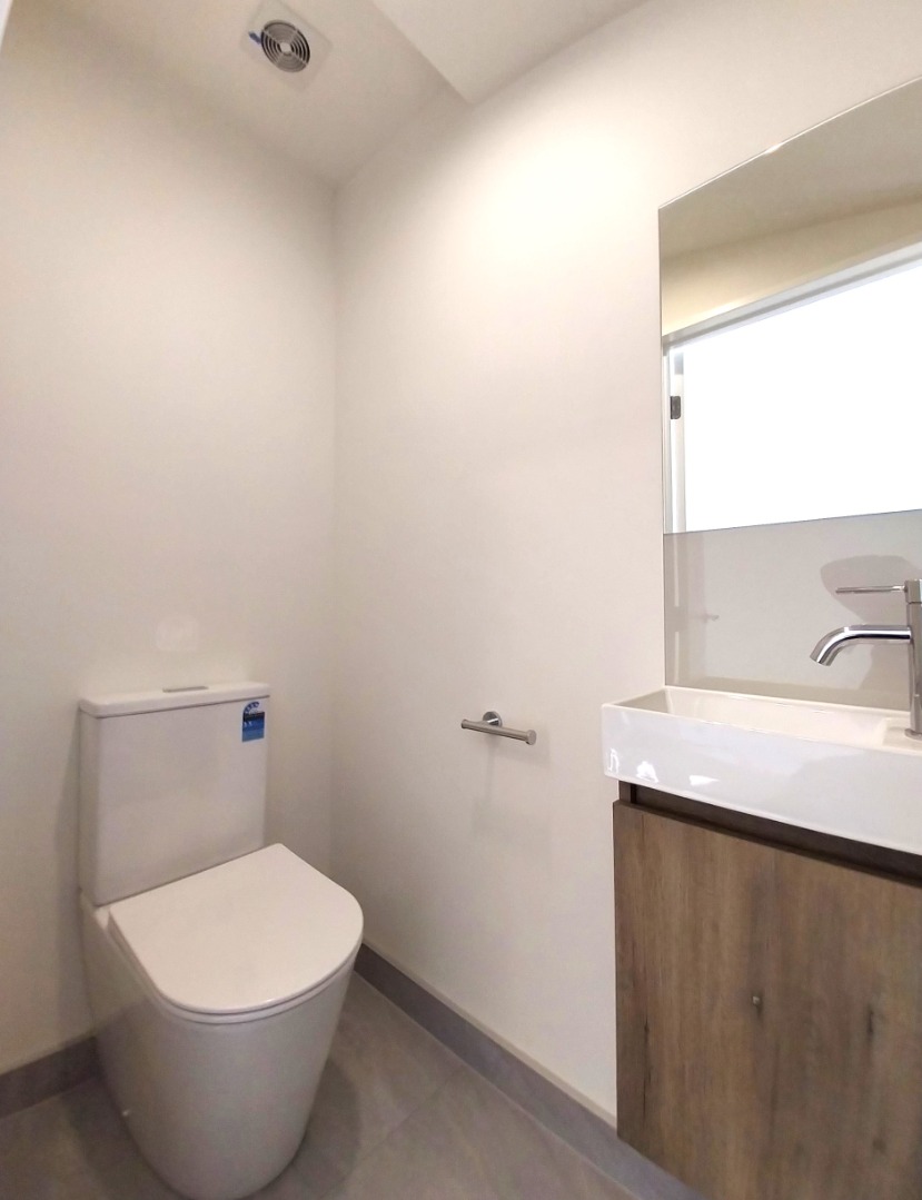 Nearly new Selo Park Townhouse photo