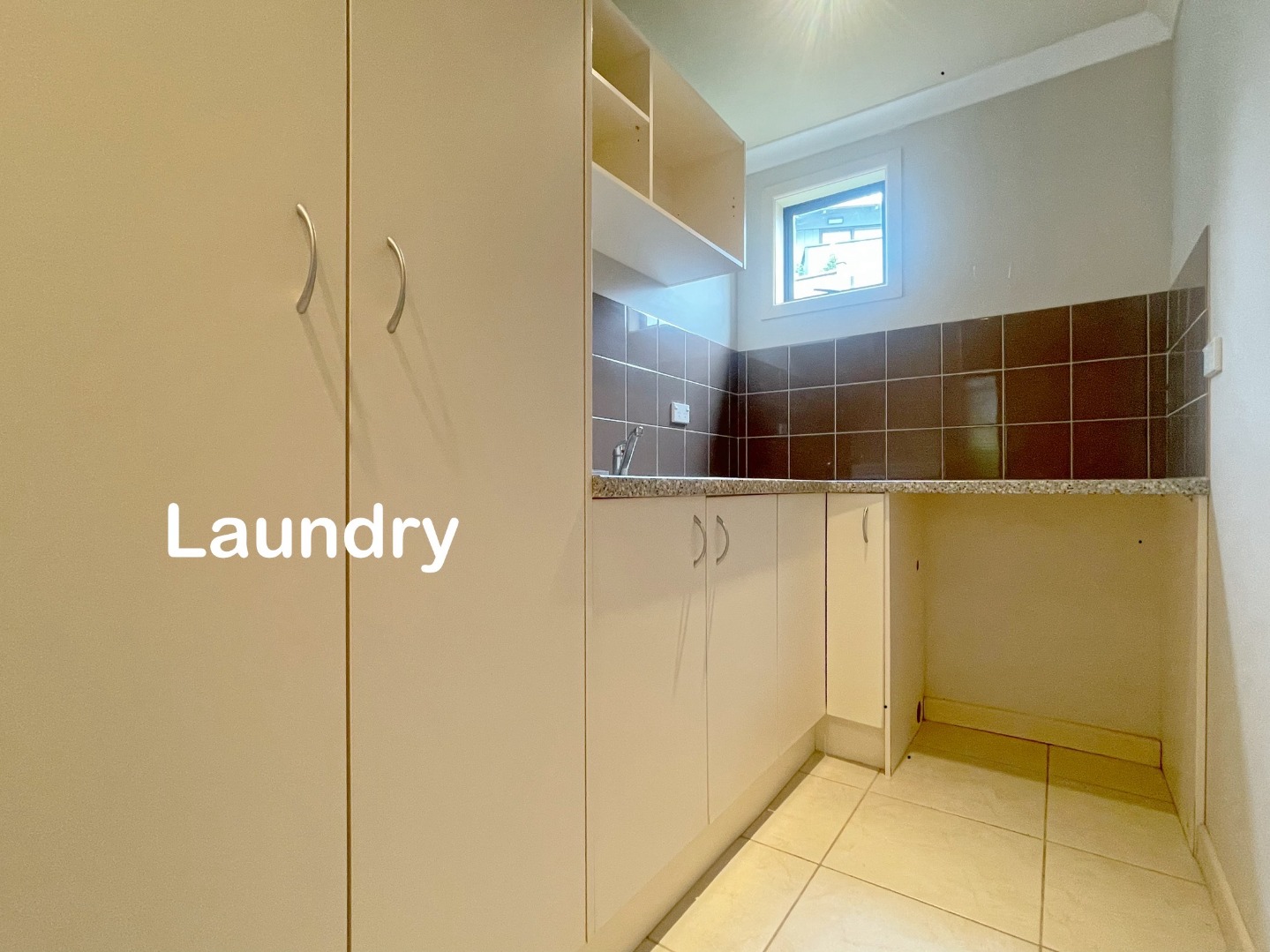 Sunny 4 Bedroom 2.5 Bathroom near Dominion Road photo