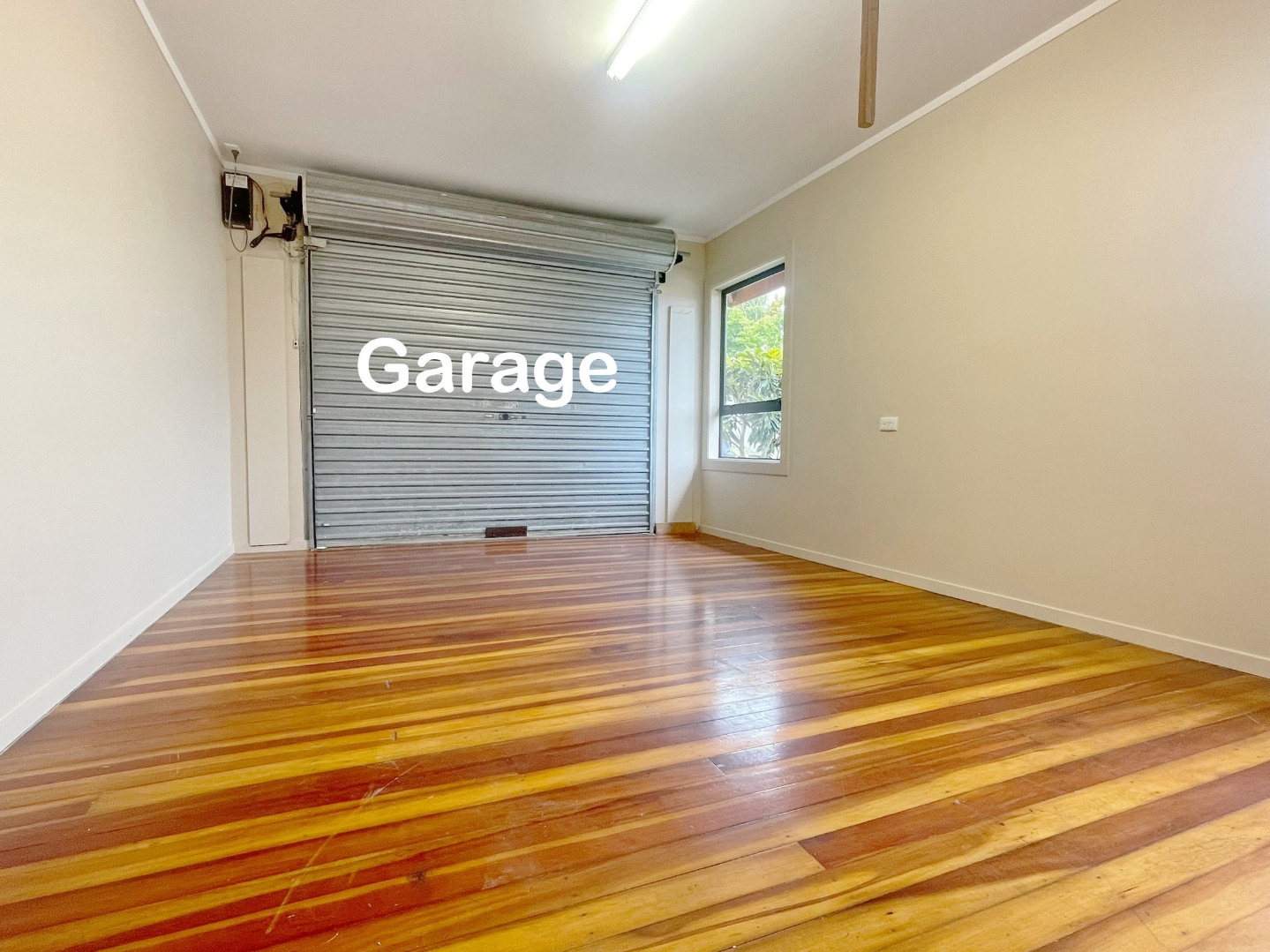 Sunny 4 Bedroom 2.5 Bathroom near Dominion Road photo