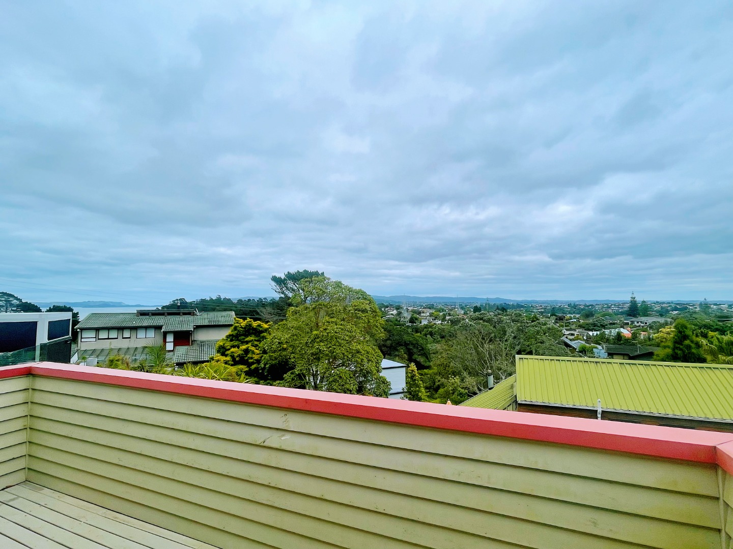 Sunny 4 Bedroom 2.5 Bathroom near Dominion Road photo