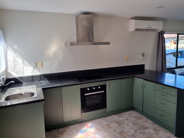 Henderson-- Tidy 2 Bedroom House photo