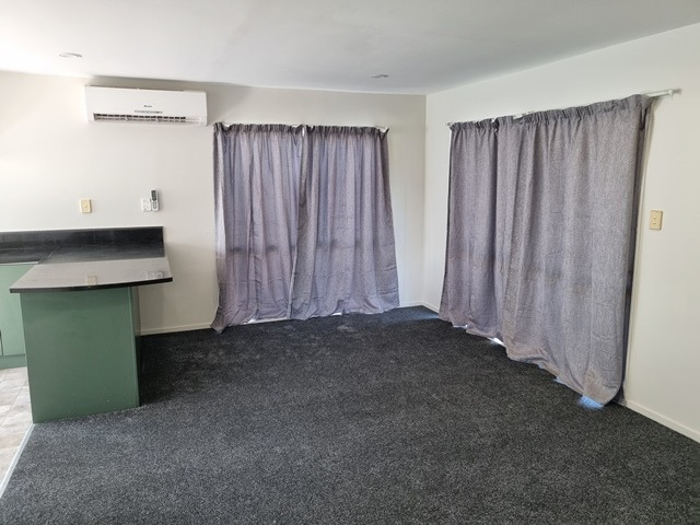 Henderson-- Tidy 2 Bedroom House photo