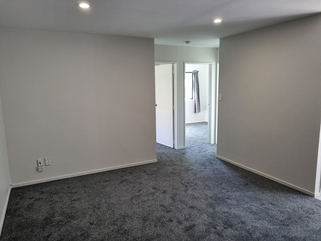 Henderson-- Tidy 2 Bedroom House photo