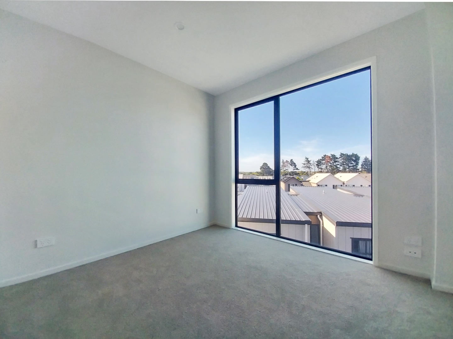 RENT REDUCED BE QUICK - Extended Family or Couples!  4 Bdrms/2.5 Bthrms photo