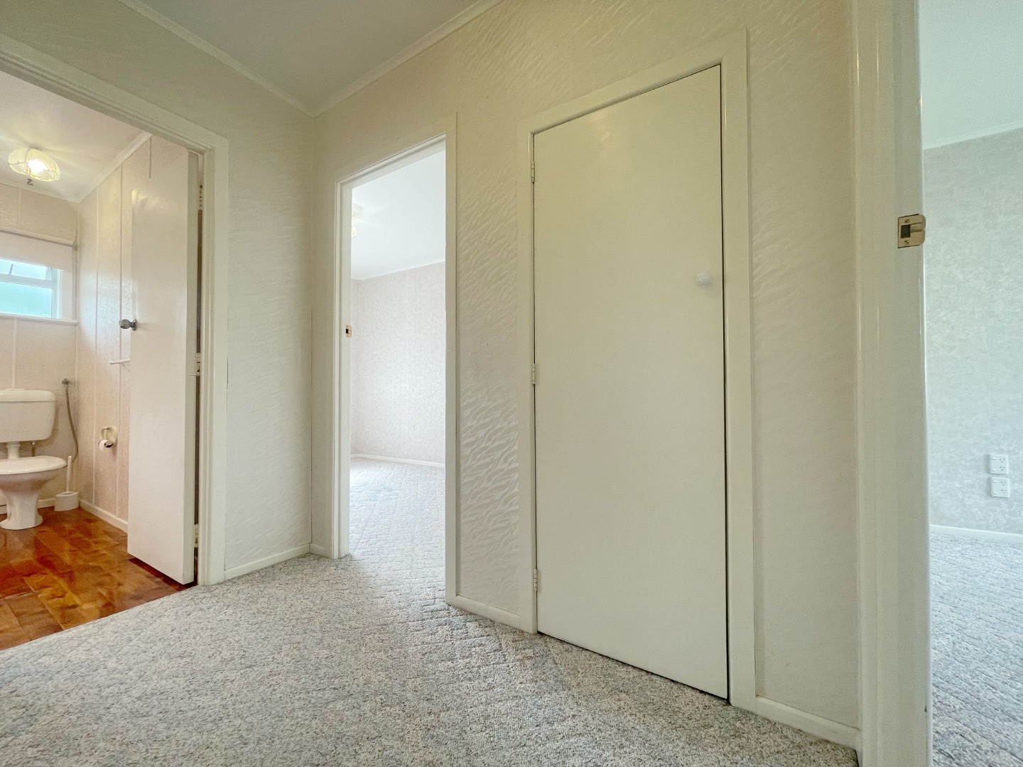 Sunny cozy two bedroom unit in a sought-after Royal Oak. photo