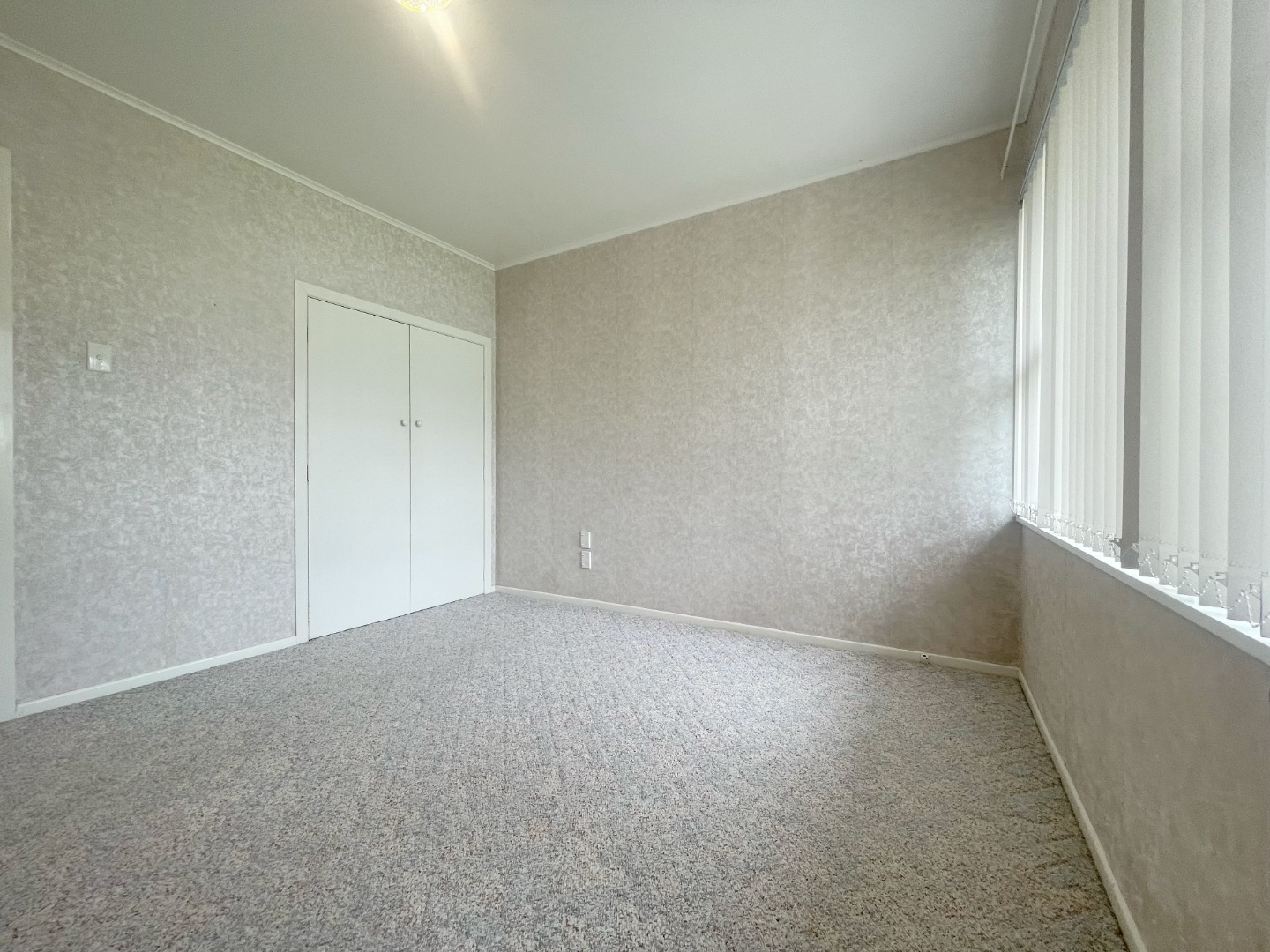 Sunny cozy two bedroom unit in a sought-after Royal Oak. photo