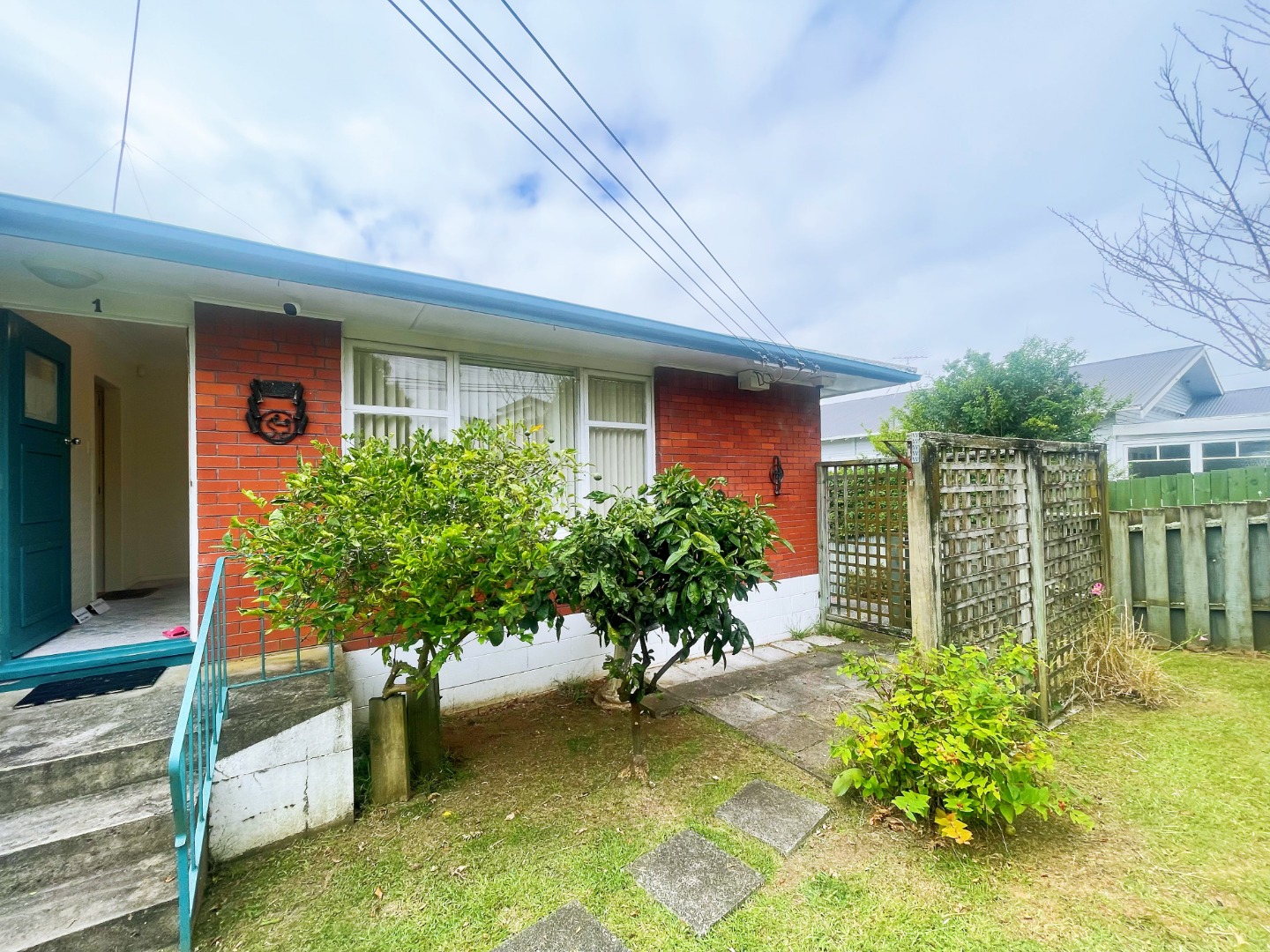 Sunny cozy two bedroom unit in a sought-after Royal Oak. photo