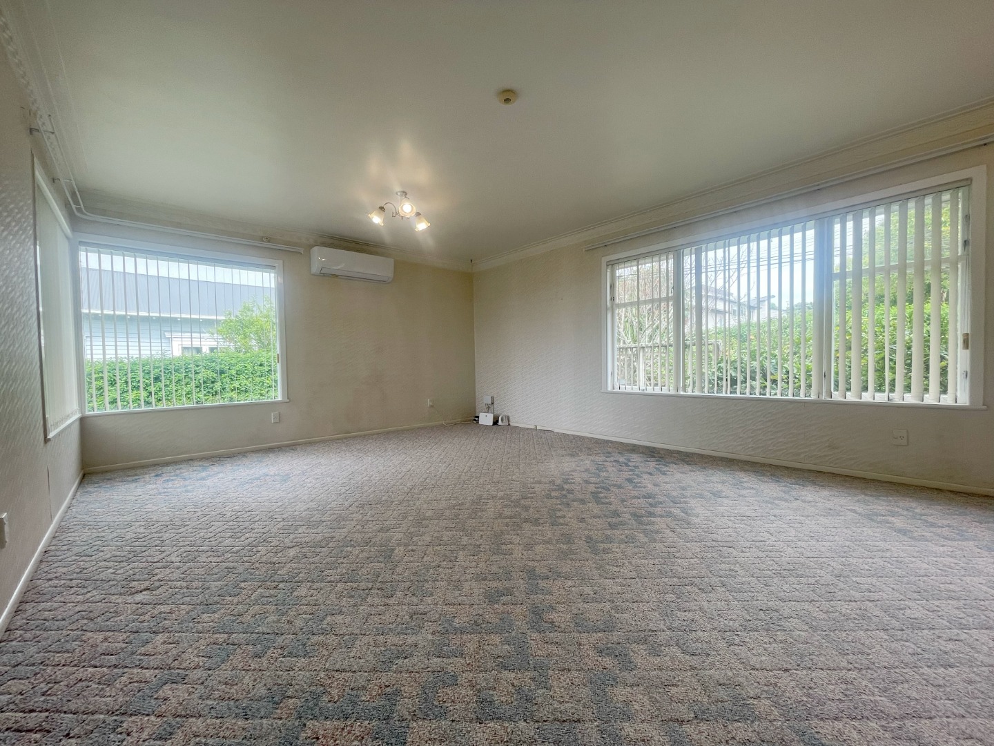 Sunny cozy two bedroom unit in a sought-after Royal Oak. photo