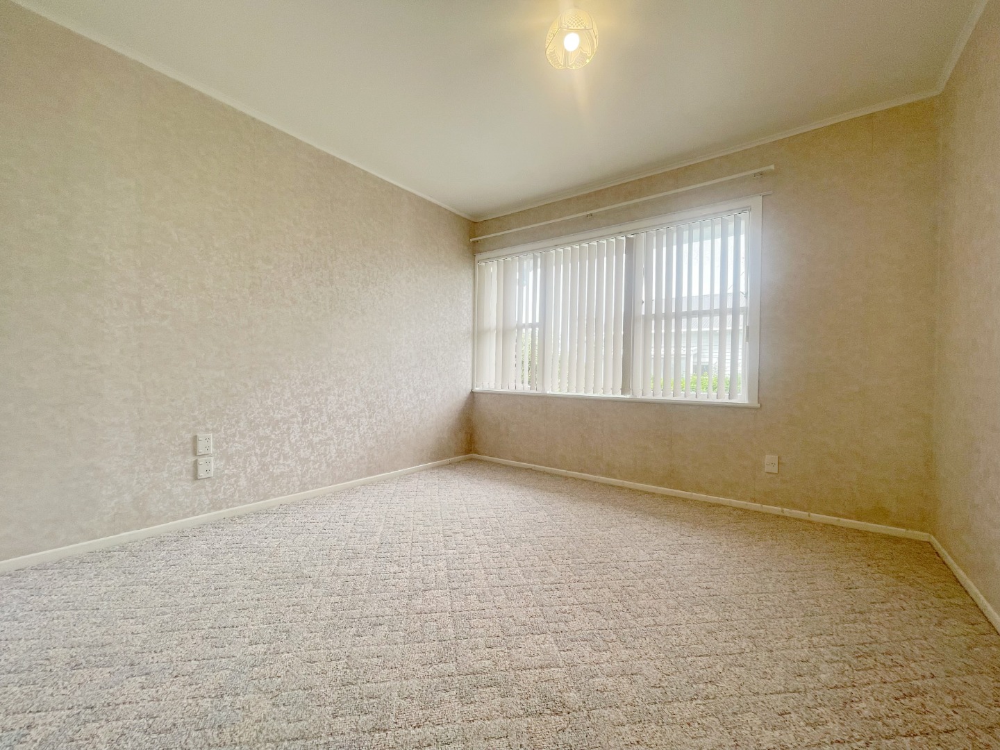 Sunny cozy two bedroom unit in a sought-after Royal Oak. photo