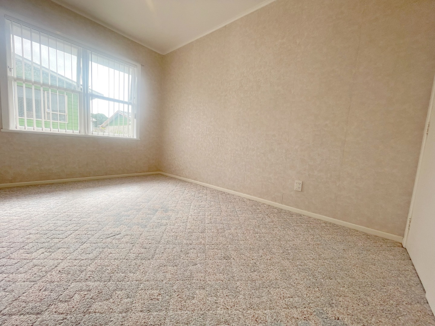 Sunny cozy two bedroom unit in a sought-after Royal Oak. photo