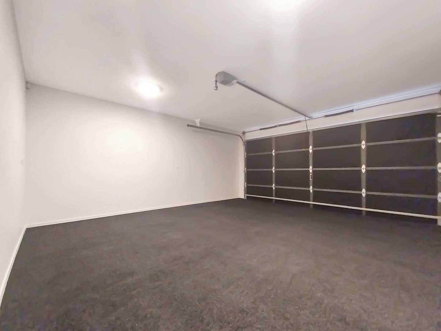 WAIATA SHORES LUXURY: 4 Bed, 2 Ensuites (4 Toilets), Reserve Walkway & Playground photo