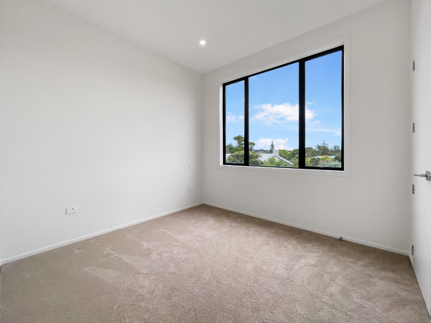 Stunning Peninsula Location! photo
