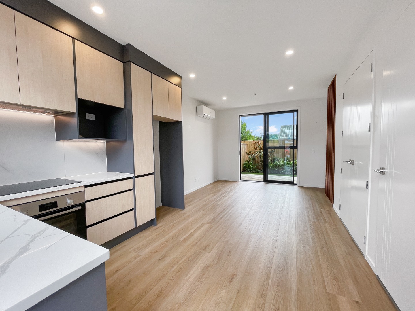 Stunning Peninsula Location! photo