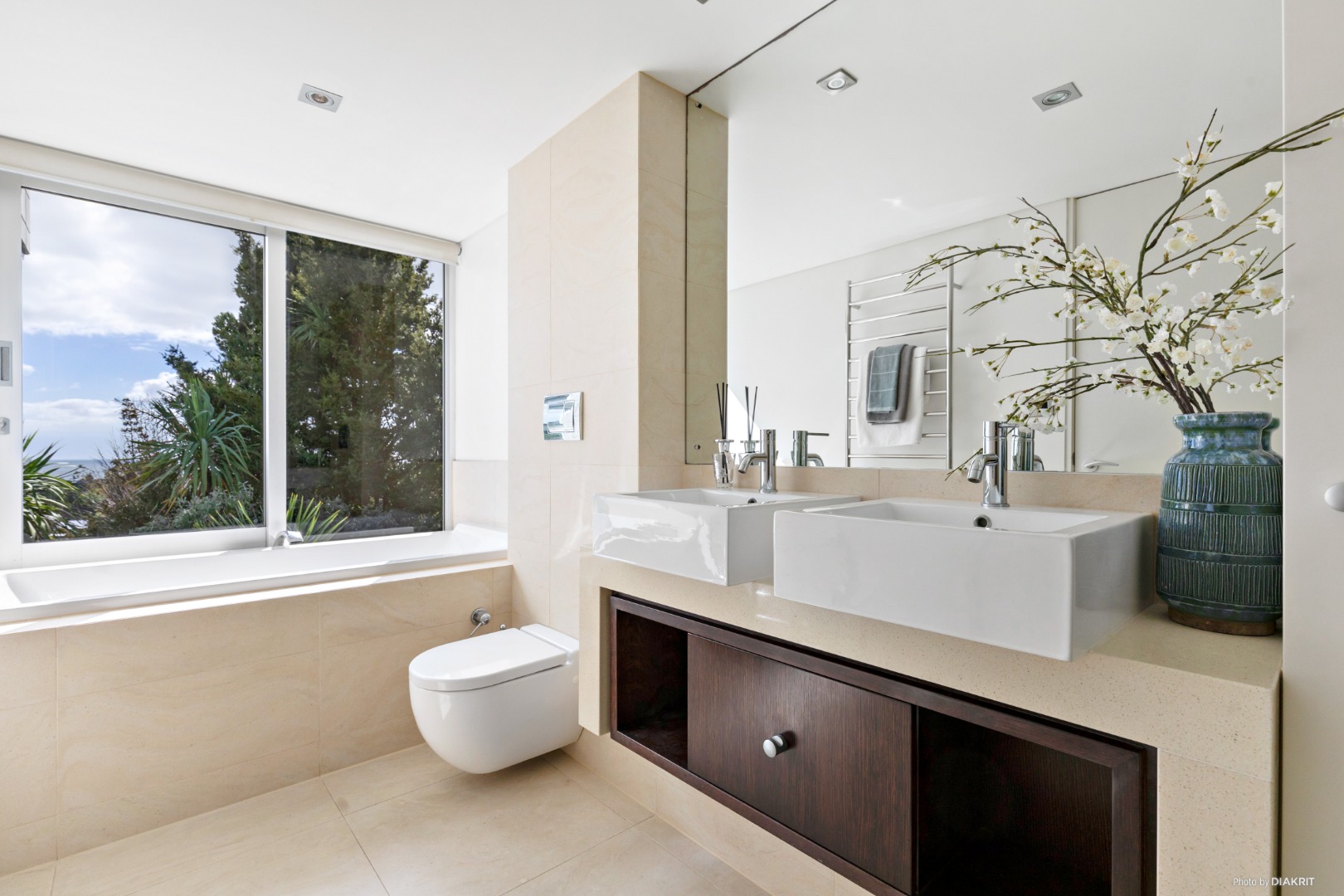 CASTOR BAY - Top Quality Luxury Family home with breath taking views photo