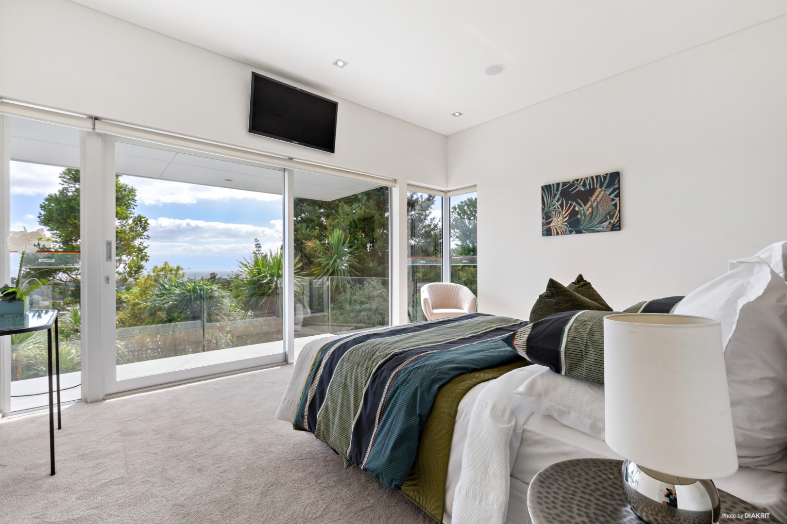 CASTOR BAY - Top Quality Luxury Family home with breath taking views photo