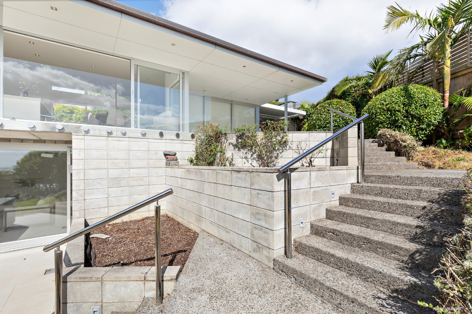 CASTOR BAY - Top Quality Luxury Family home with breath taking views photo