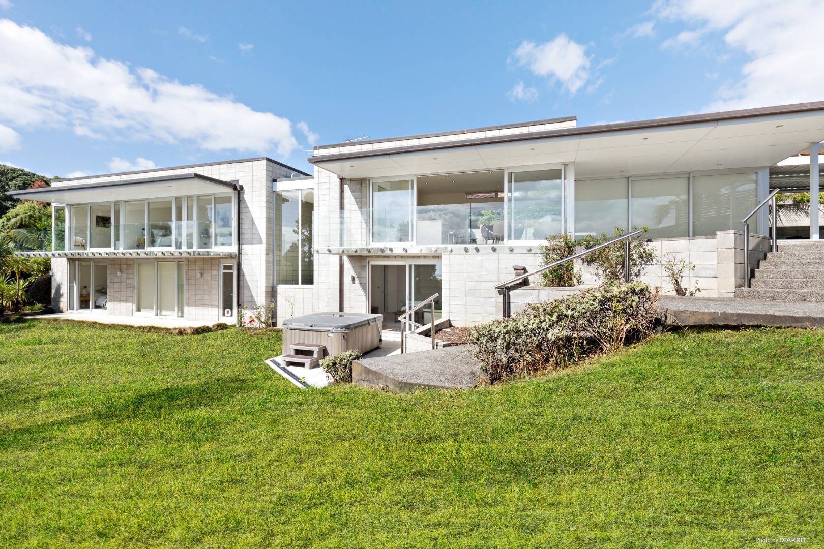 CASTOR BAY - Top Quality Luxury Family home with breath taking views photo
